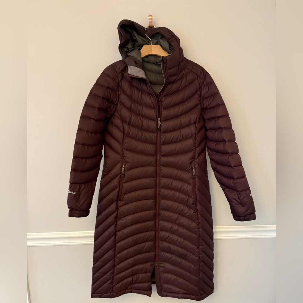 LL Bean Women's Ultralight 850 Down Hooded Coat, Three-Quarter Length. MP